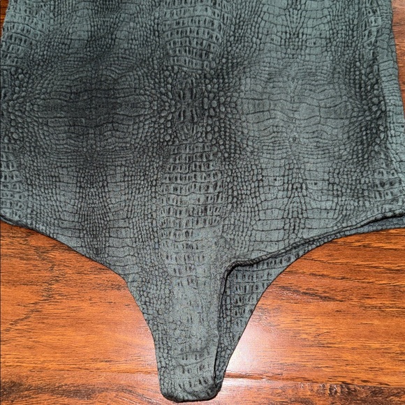 Stylish Chic Bodysuit - Picture 5 of 7